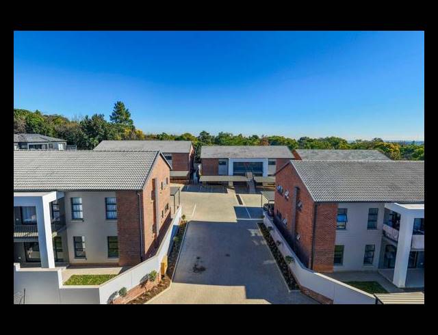 3 BEDROOM APARTMENT FOR SALE IN BRYANSTON
